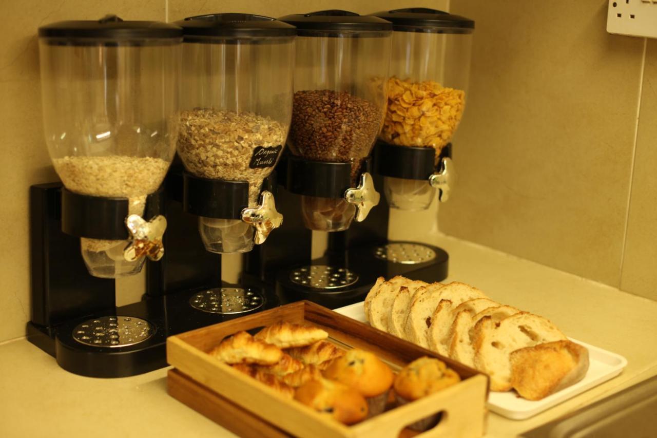 Moville Boutique Hostel & Apartments ภายนอก รูปภาพ